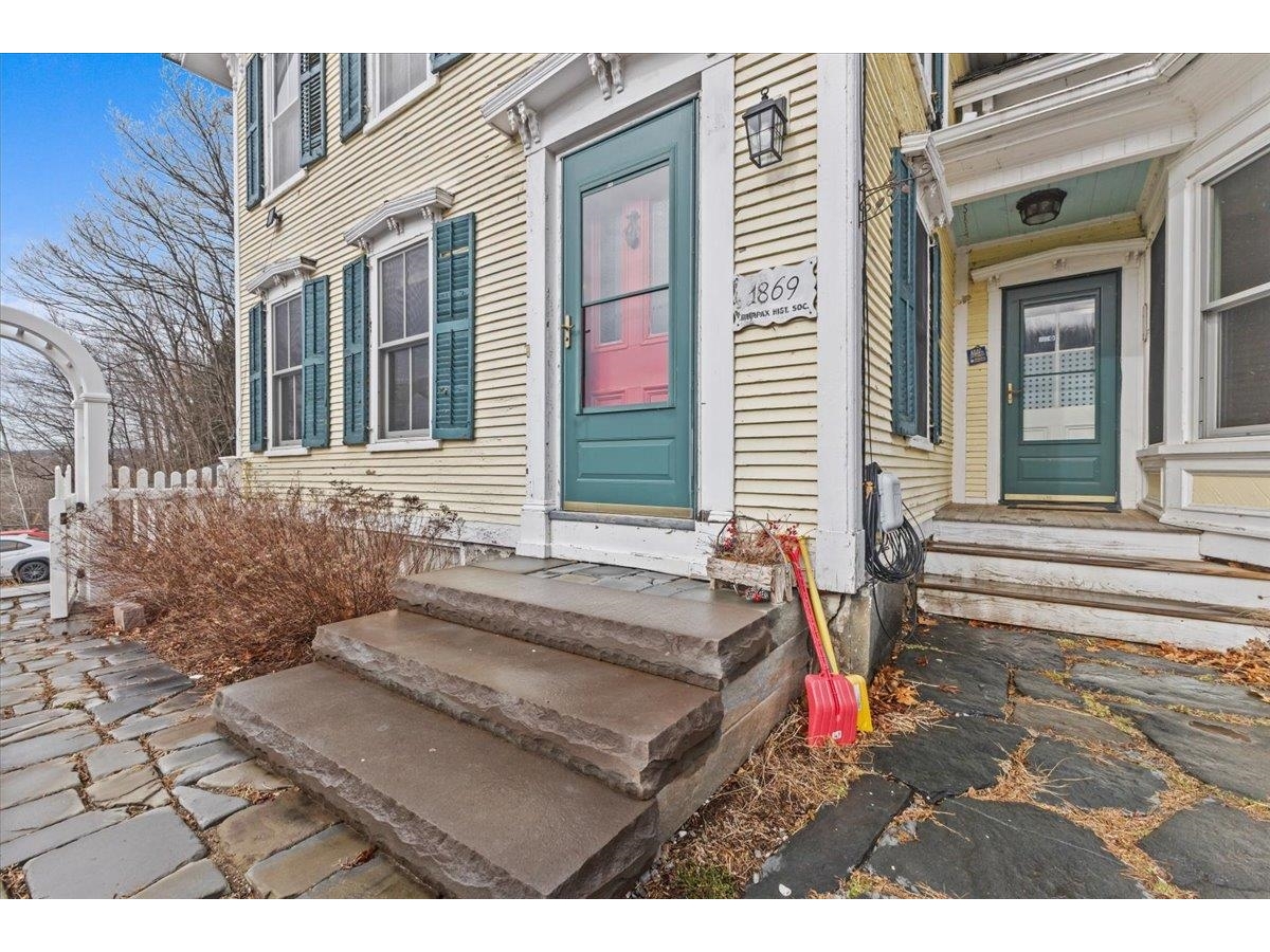 362 River Road
