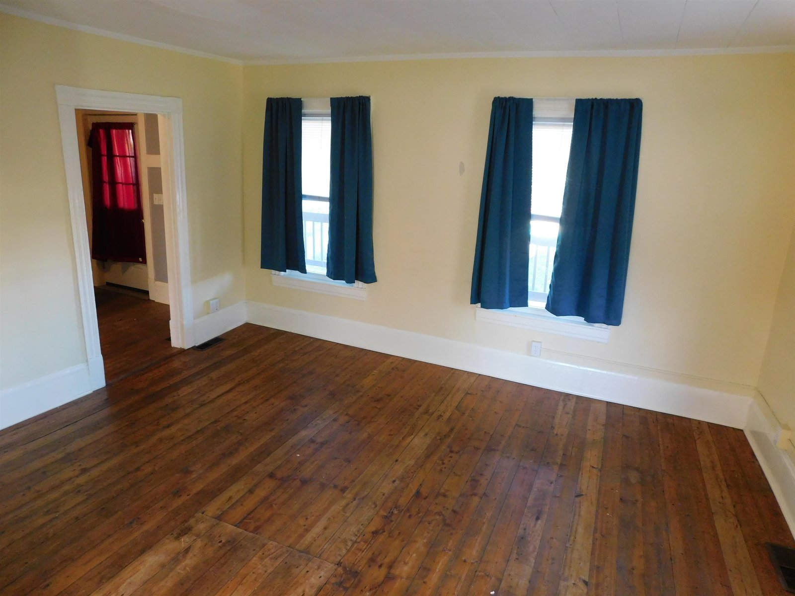 Apt 1 Living Rm