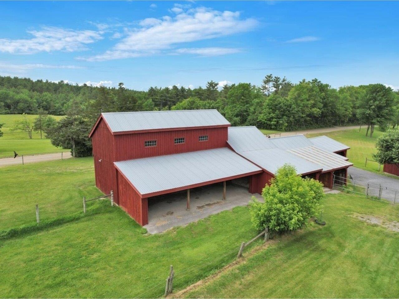 5-Stall Horse Barn
