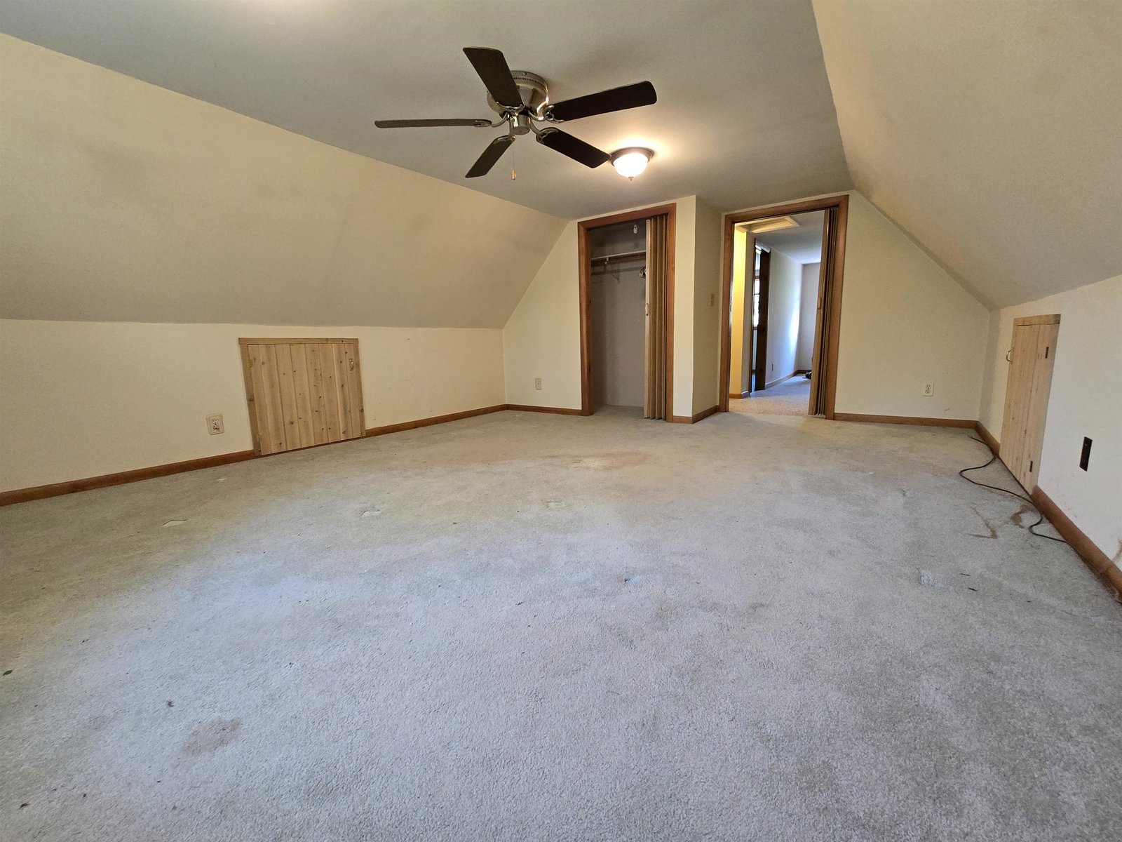2nd floor bedroom