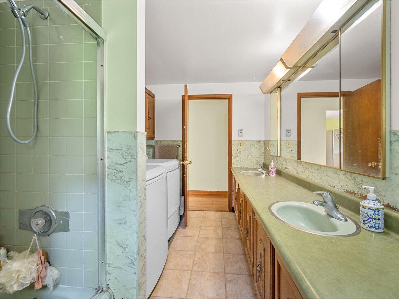 Full Bathroom 2nd Level