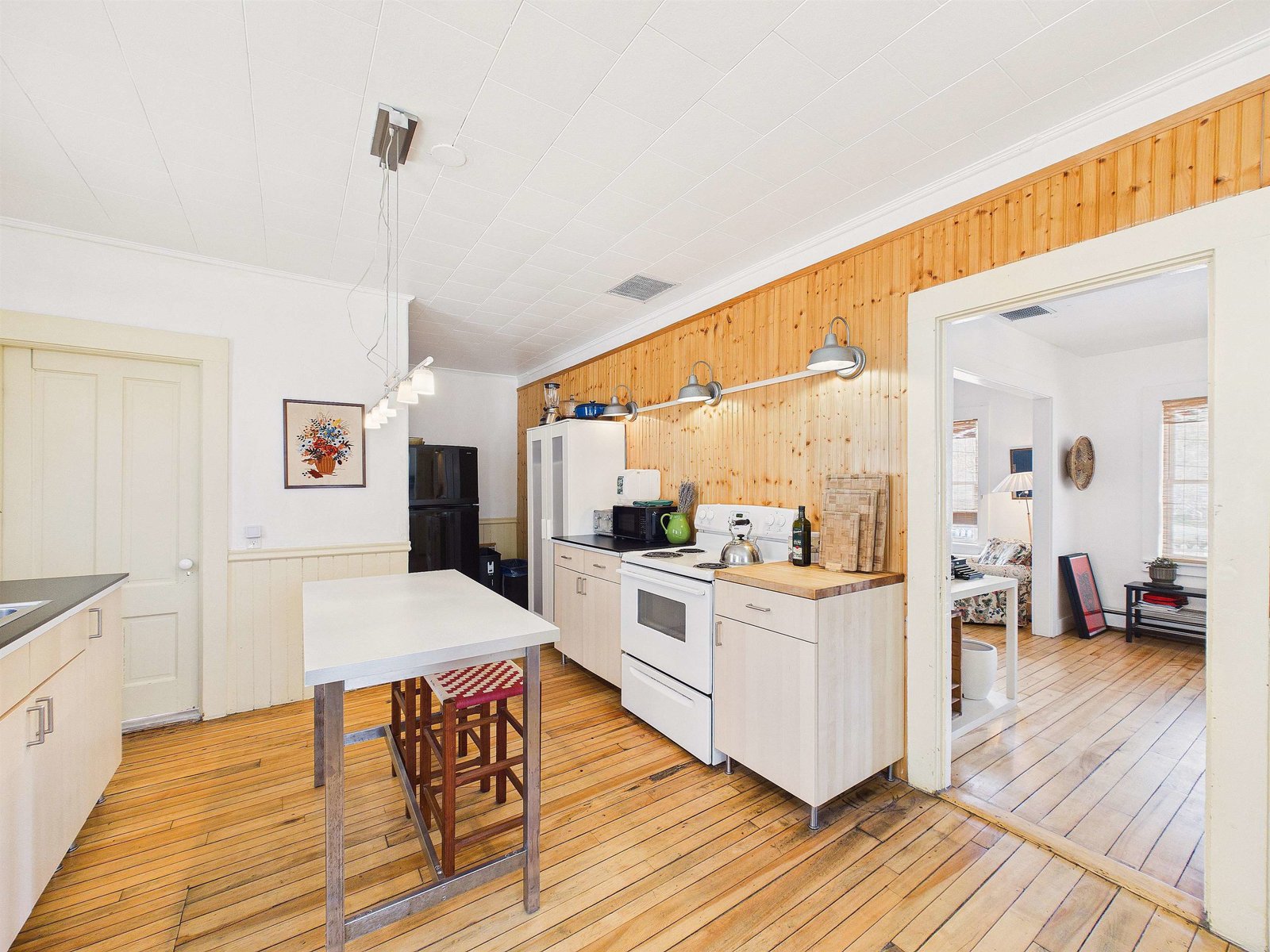 37 Robinson Avenue