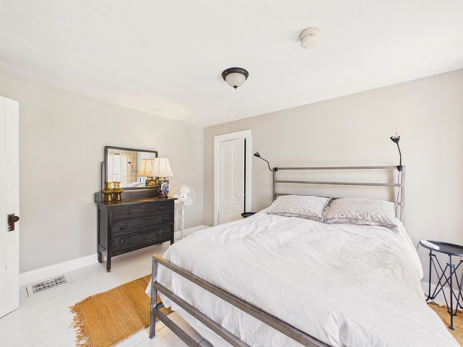 37 Robinson Avenue