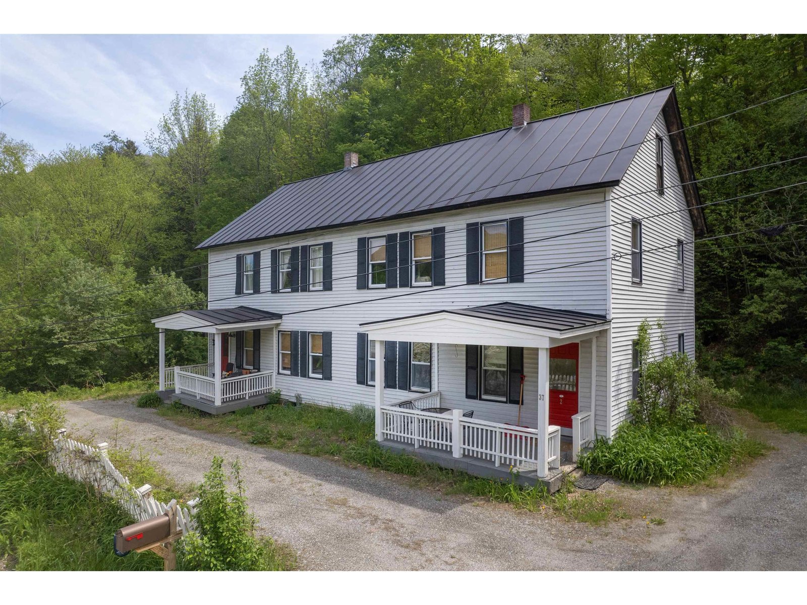37 Robinson Avenue