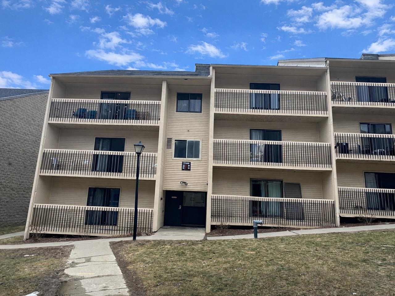 37 South Williams Street, Unit 320