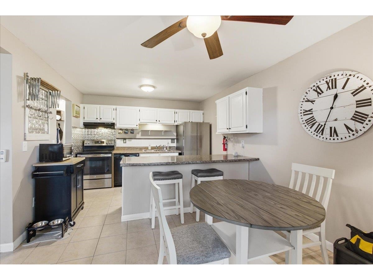 37 Twin Oaks Terrace