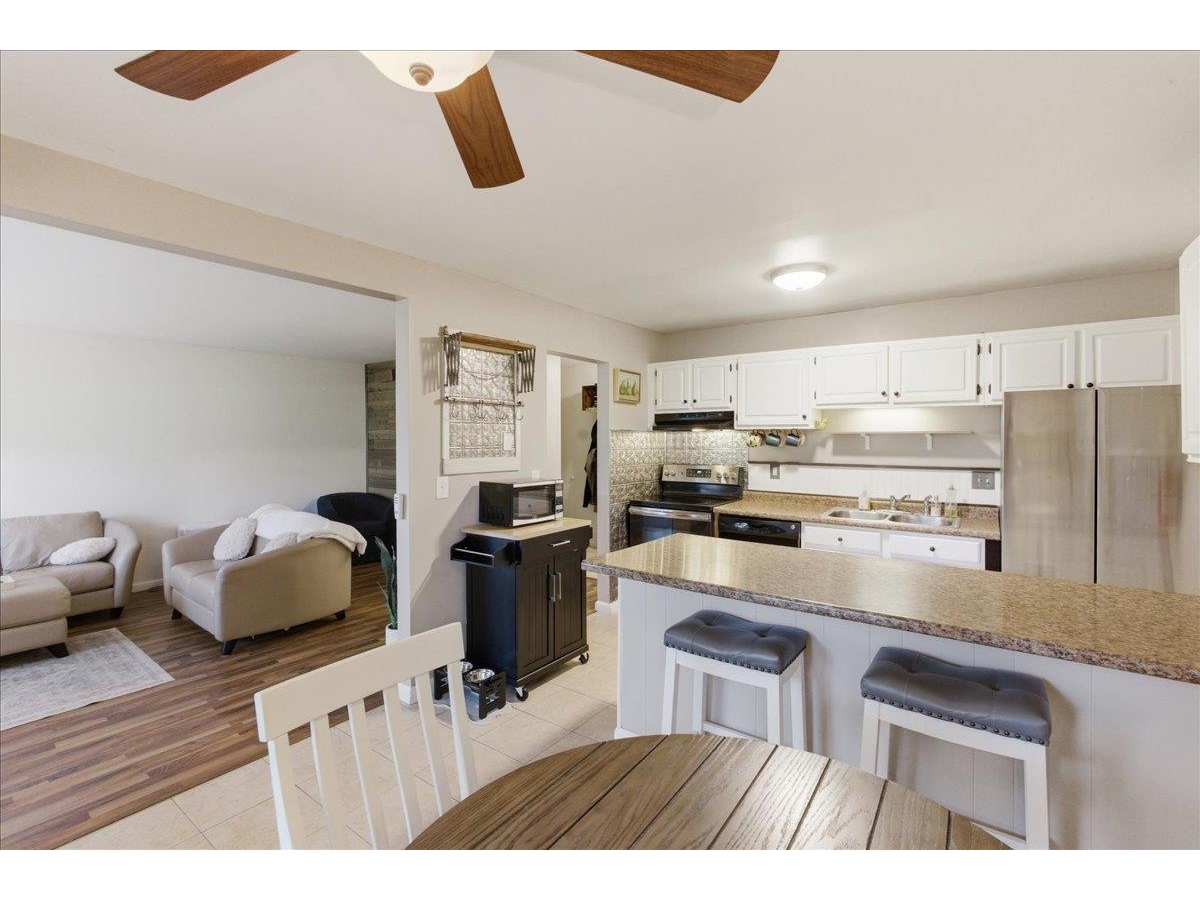 37 Twin Oaks Terrace