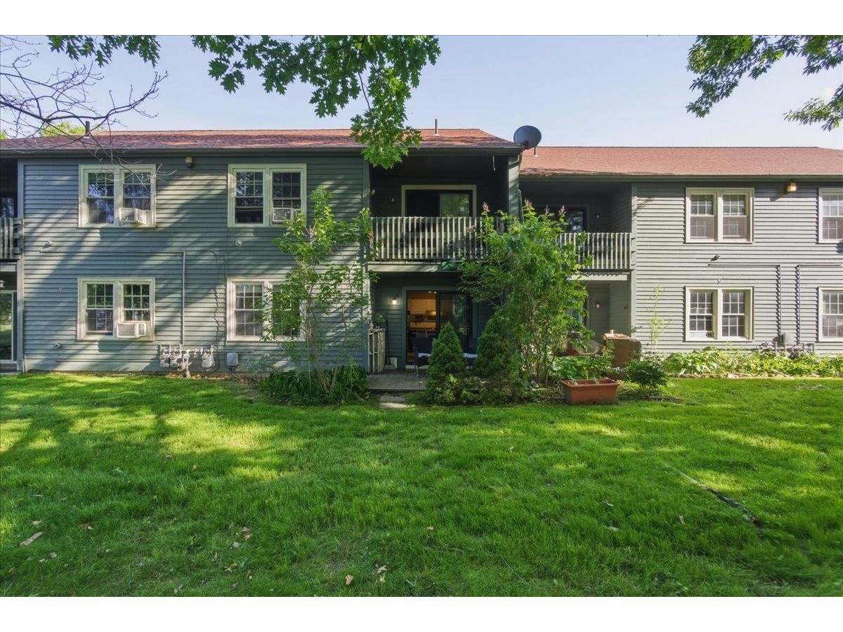 37 Twin Oaks Terrace