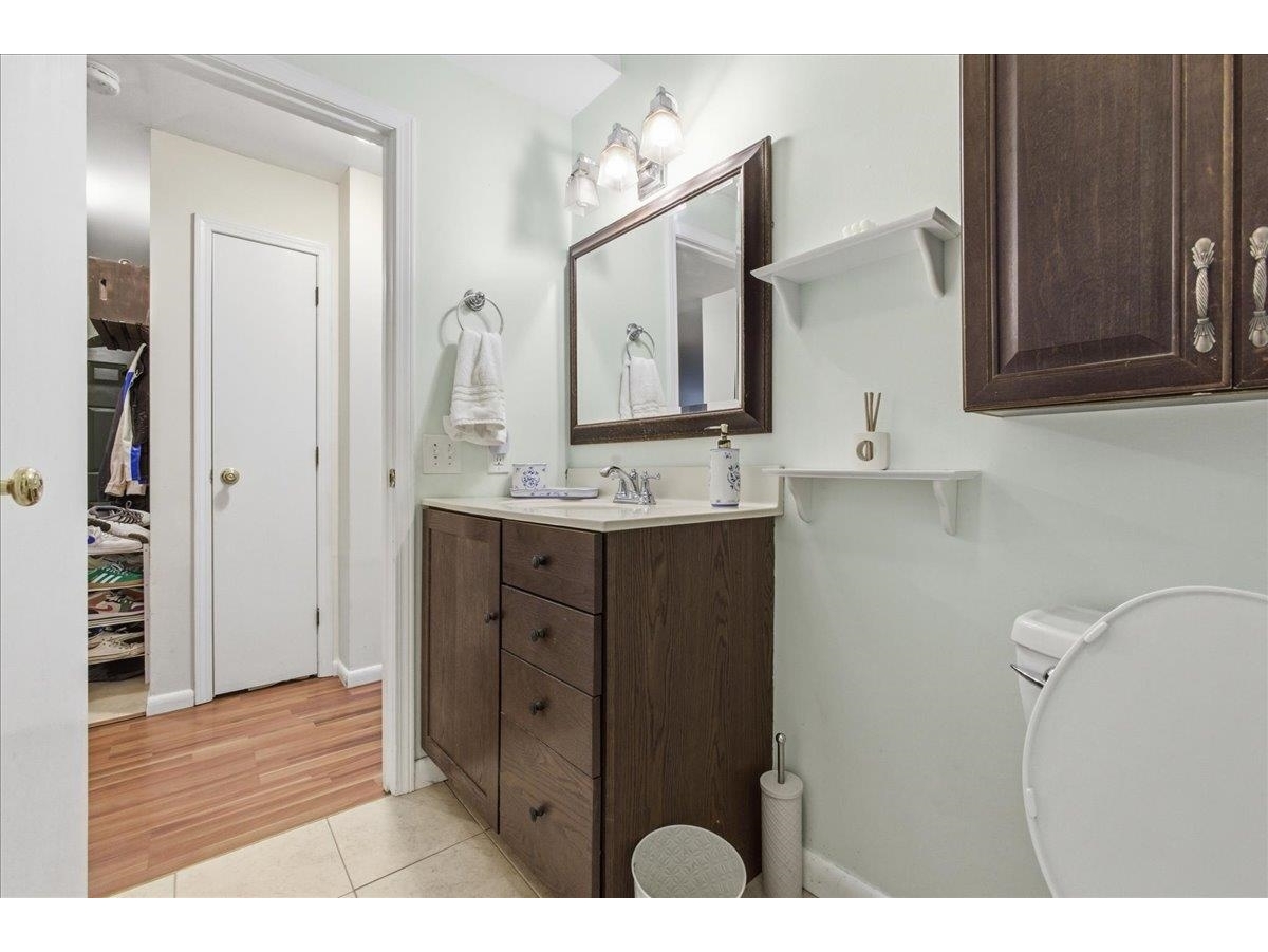 37 Twin Oaks Terrace