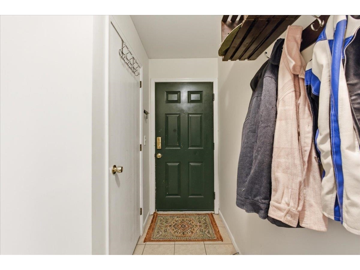 37 Twin Oaks Terrace