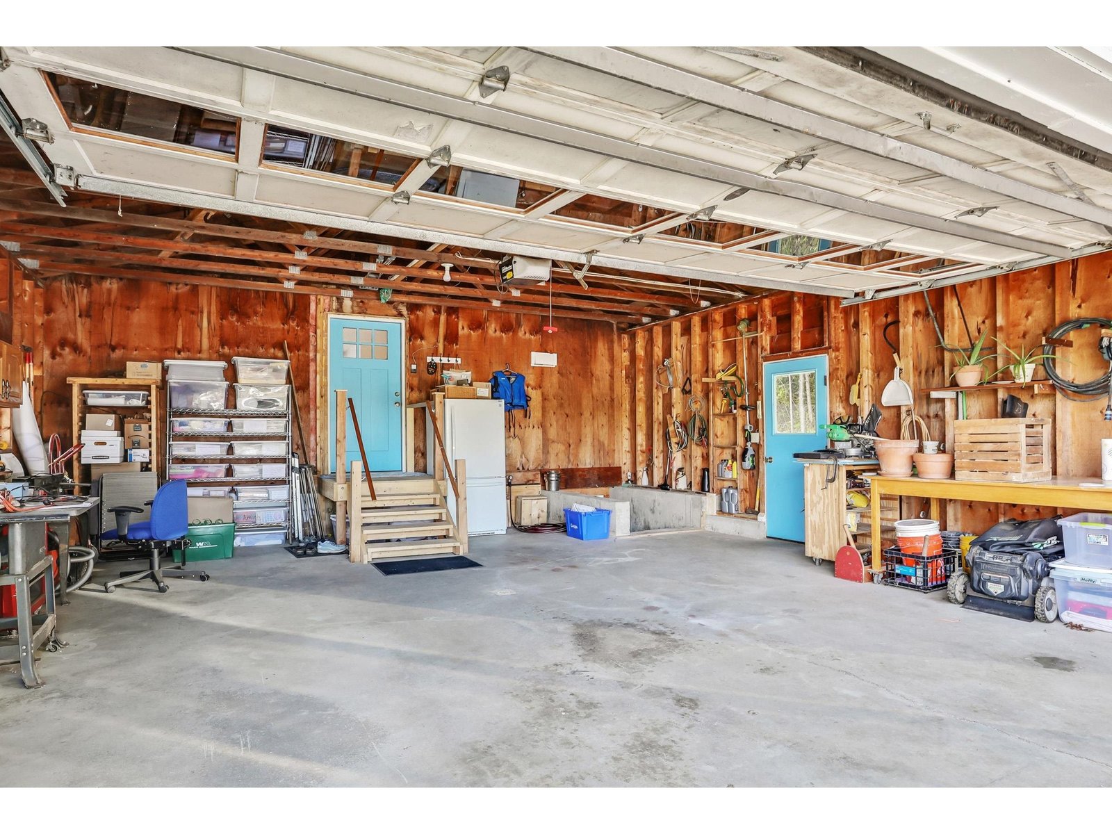 steps into house and to basement from garage