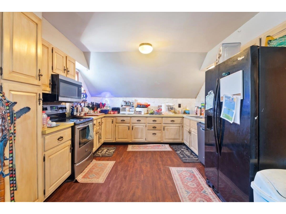 374 Lake Road