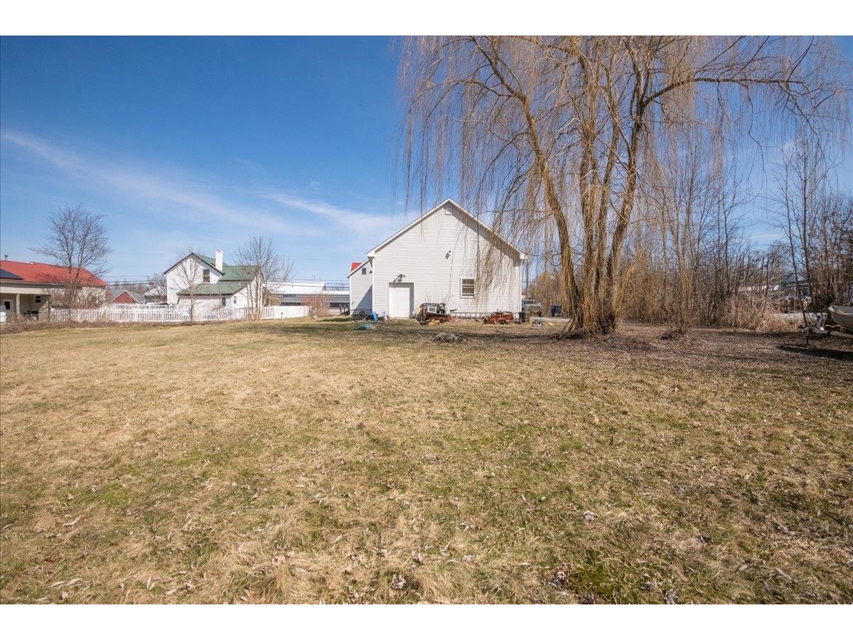 374 Lake Road