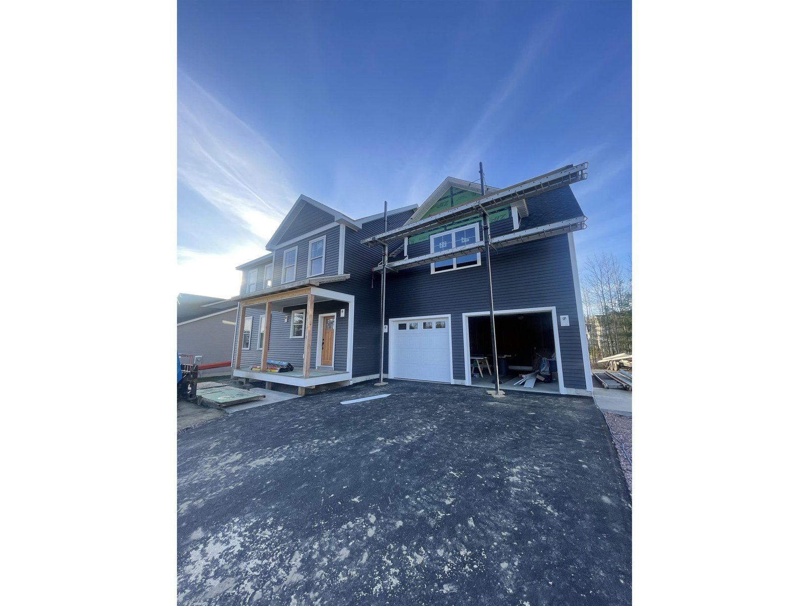 376 Chloe Circle, Williston