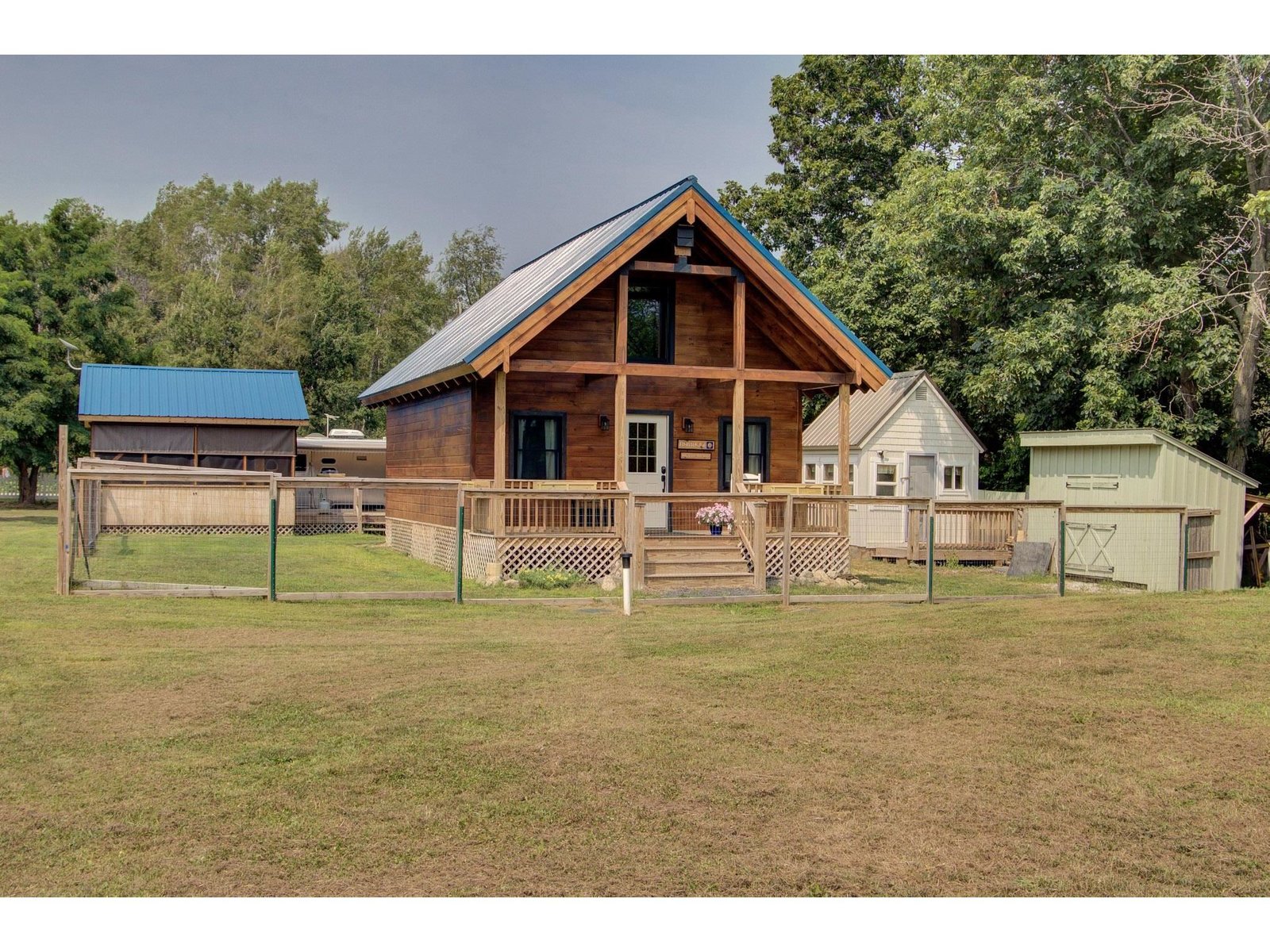 3770 Lakeview Drive