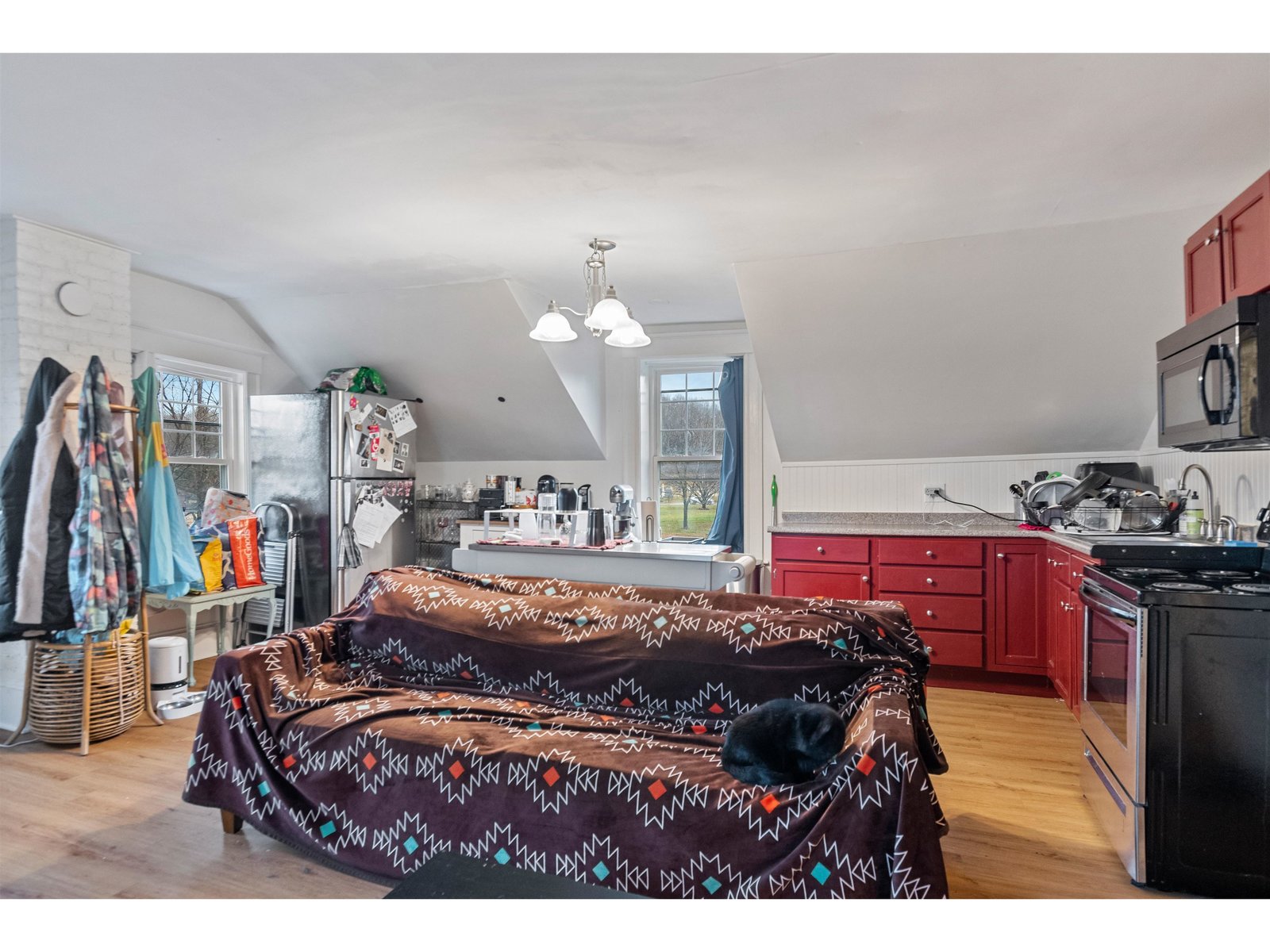 37a River Road
