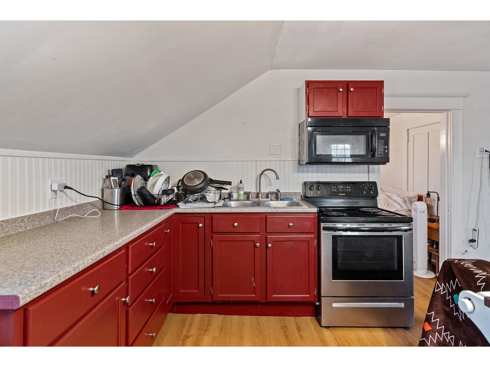 37a River Road
