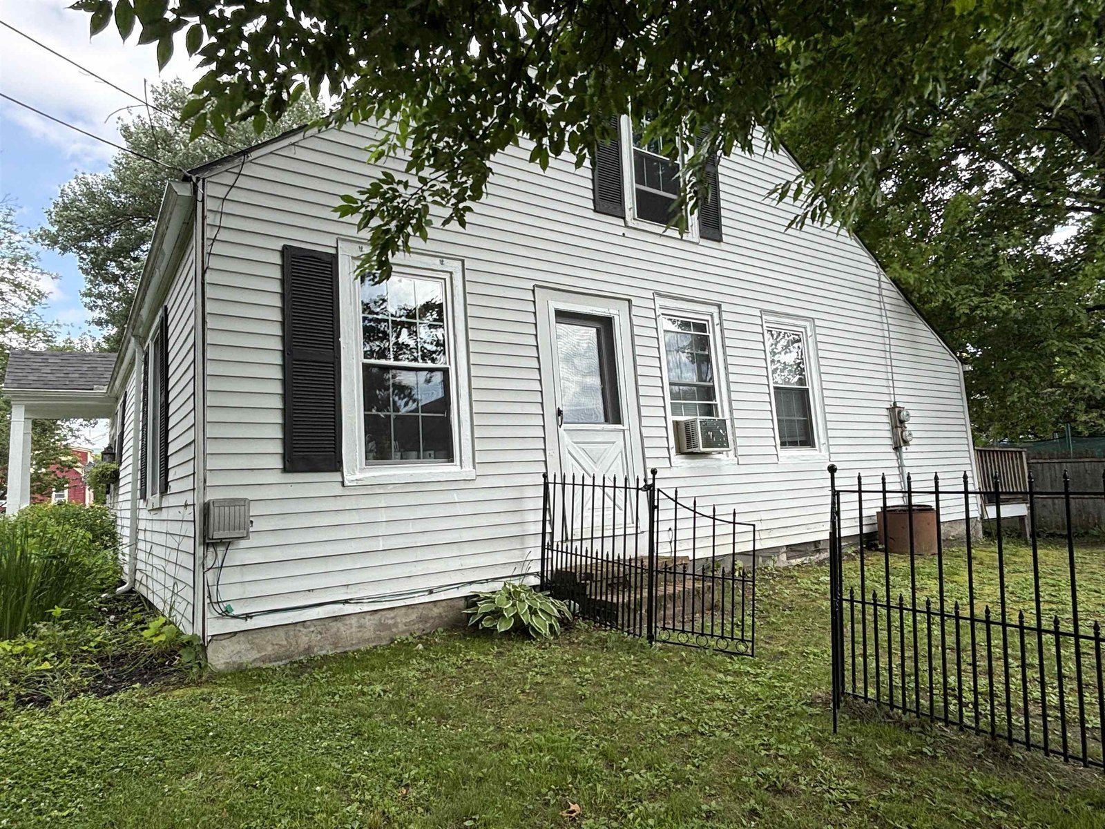 38 Clarks Avenue