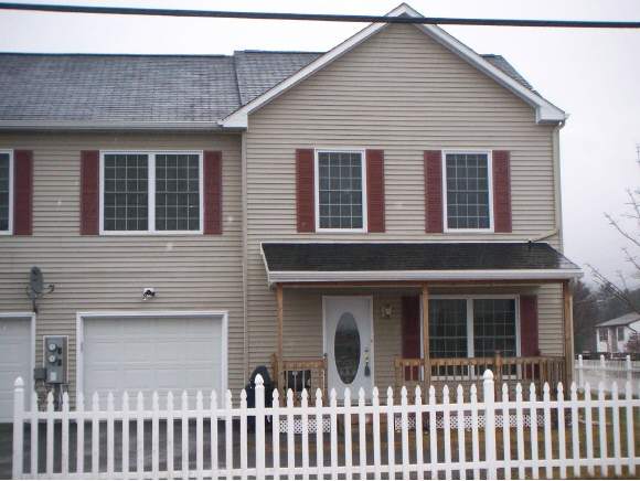 38 Middle Rd, Unit 2