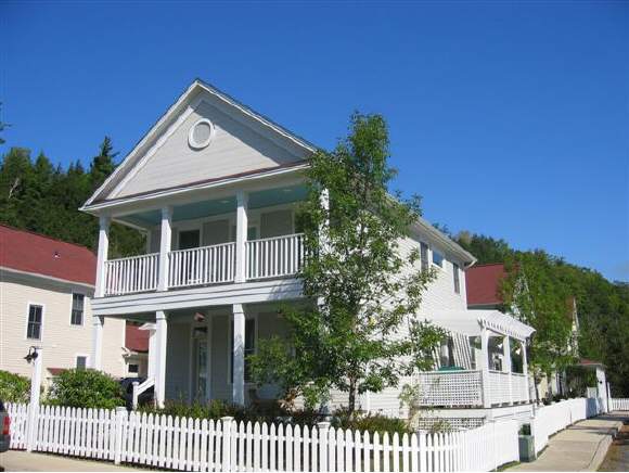 38 Palisades ST