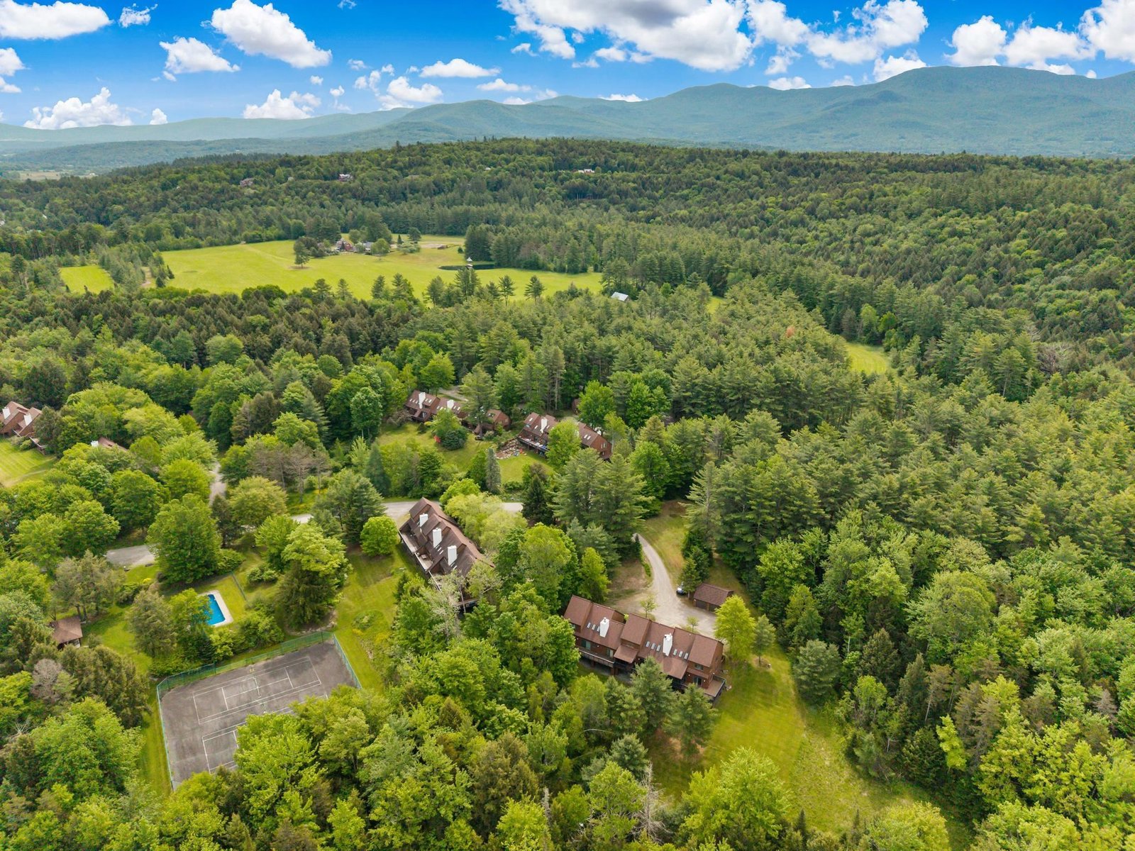 Stonybrook #84, with close proximity to pool and tennis