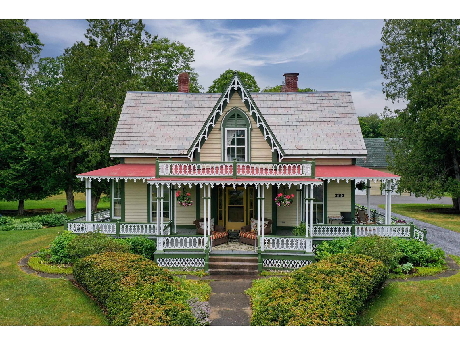 382 Hewitt Road