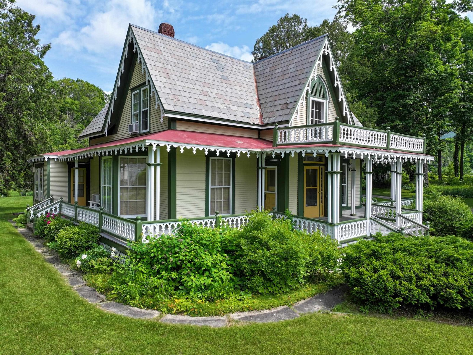 382 Hewitt Road