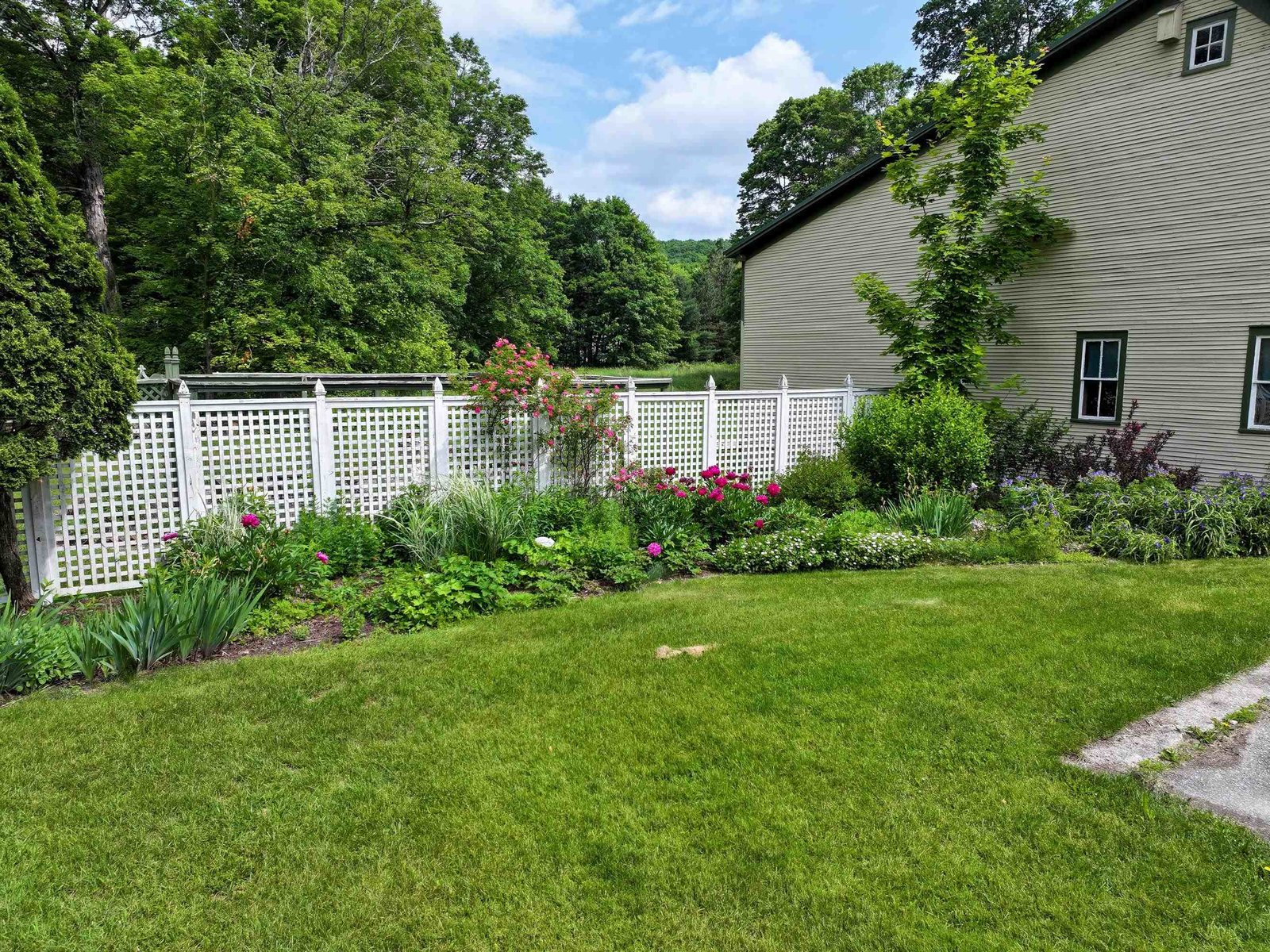 382 Hewitt Road