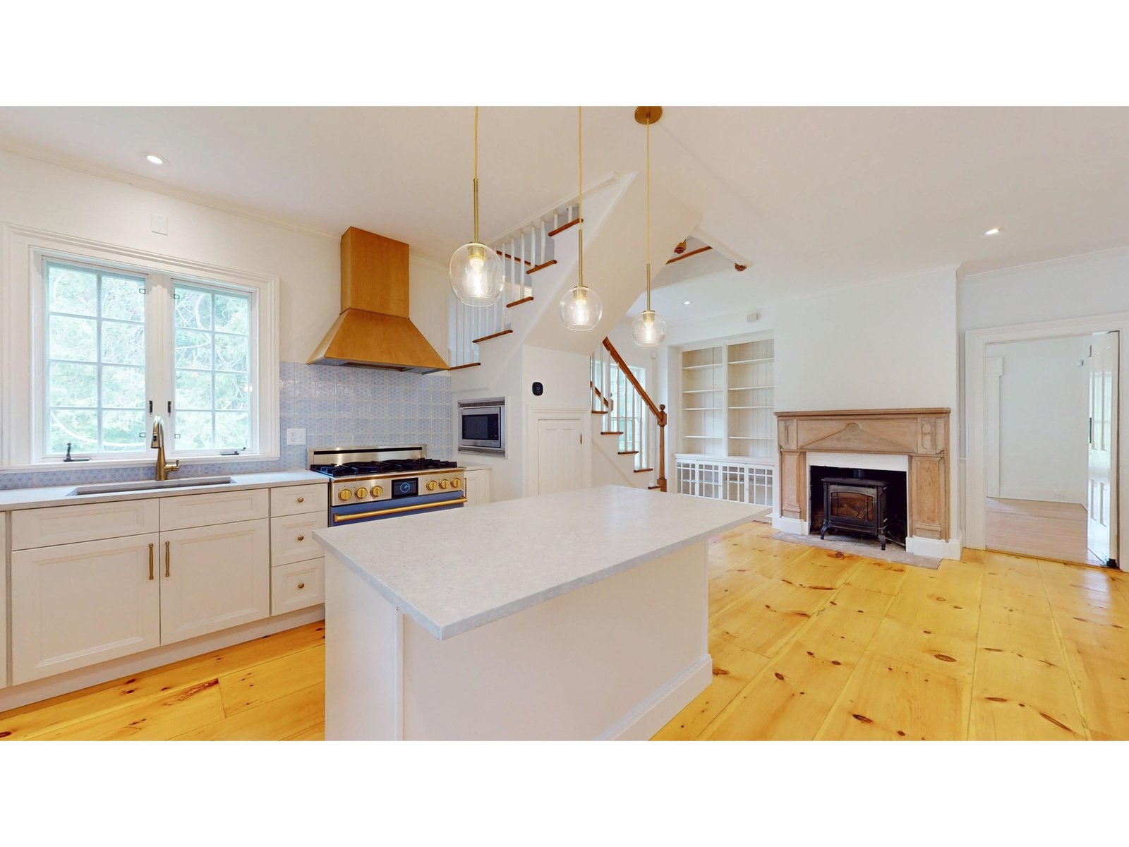 382 Hewitt Road
