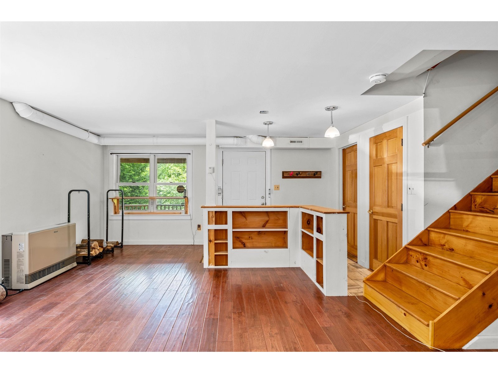 384 West Street