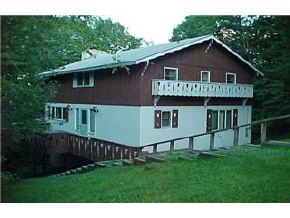 385 VILLAGE RD.