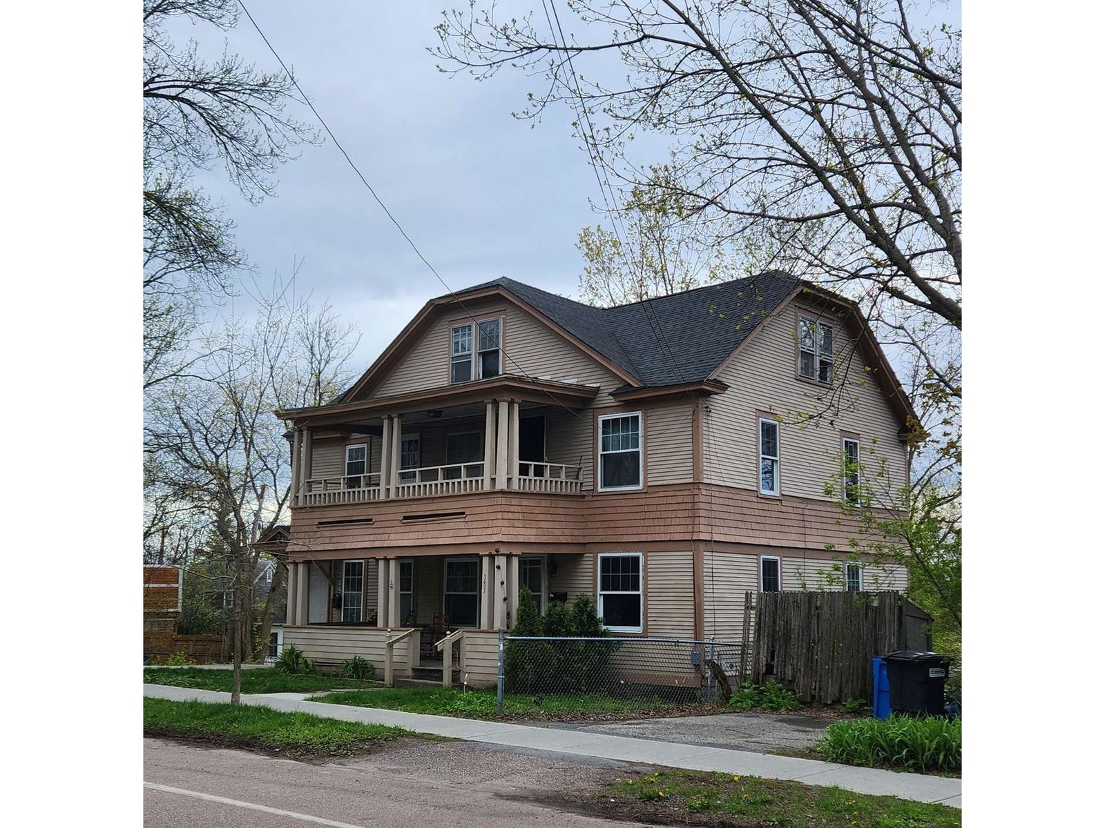 387-389 South Winooski Avenue