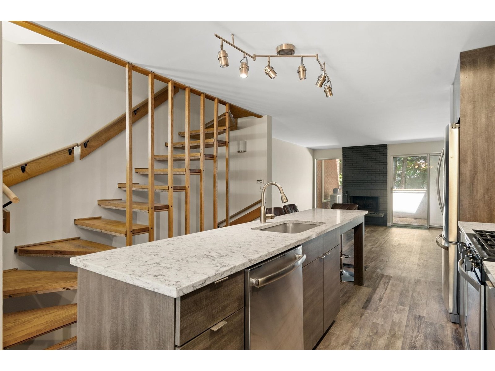 388 College Street, Unit 4