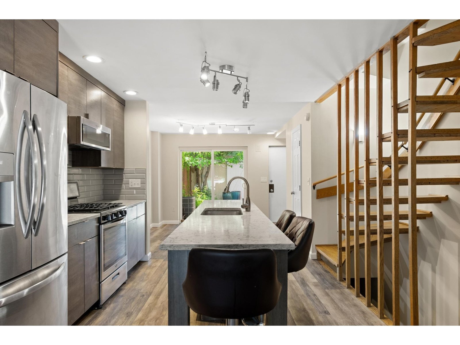 388 College Street, Unit 4
