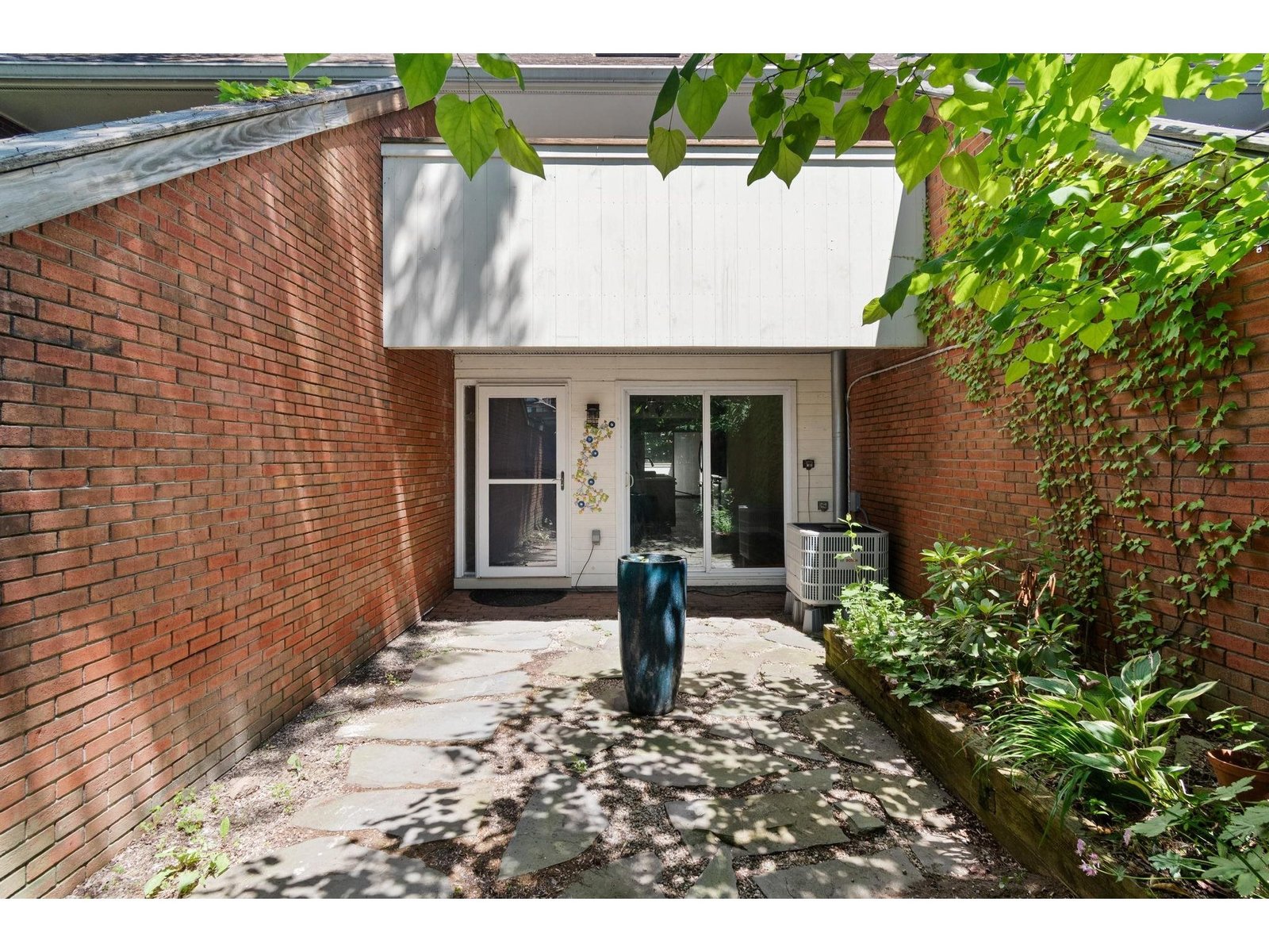 388 College Street, Unit 4