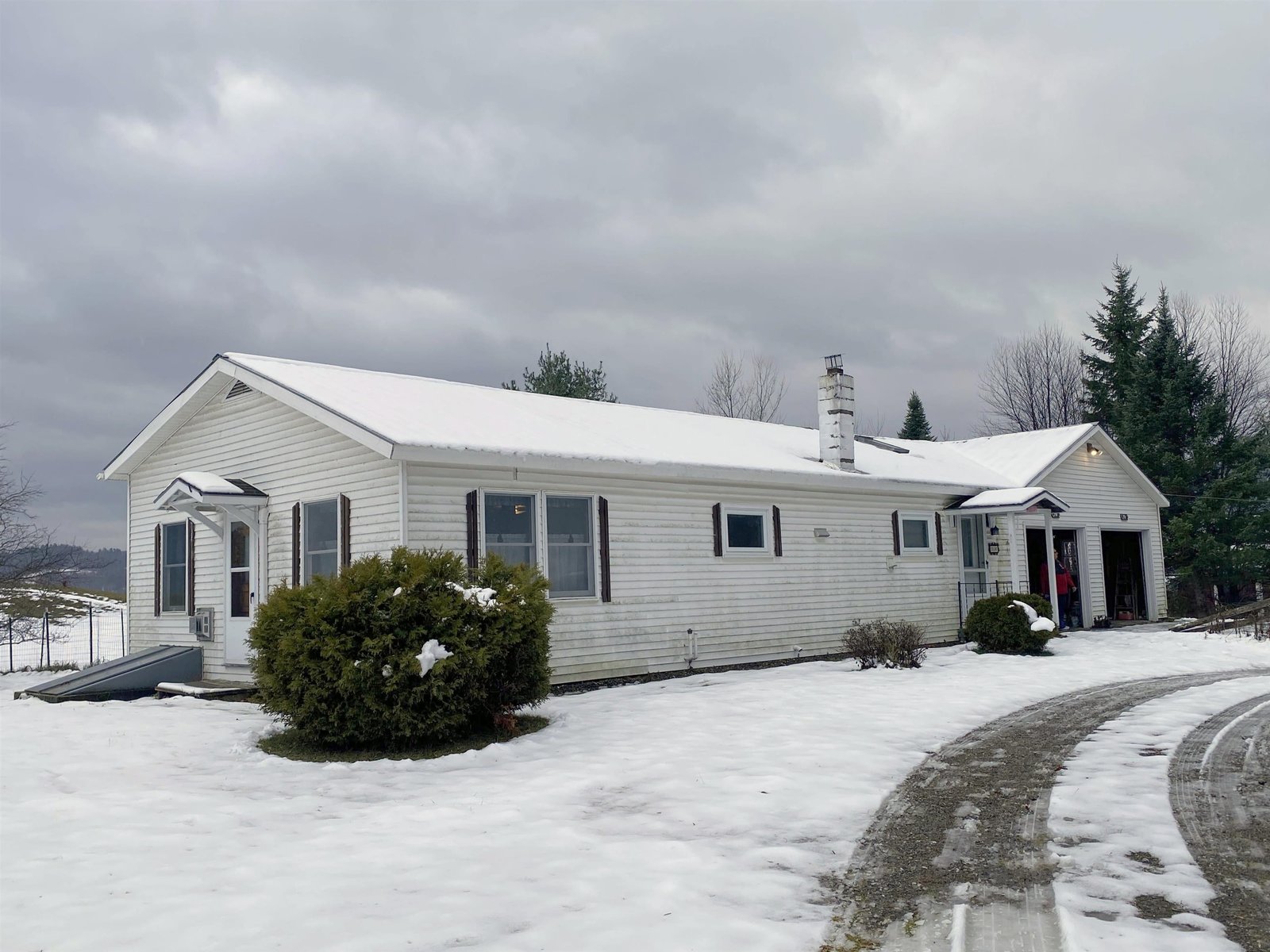 39 Black River Road