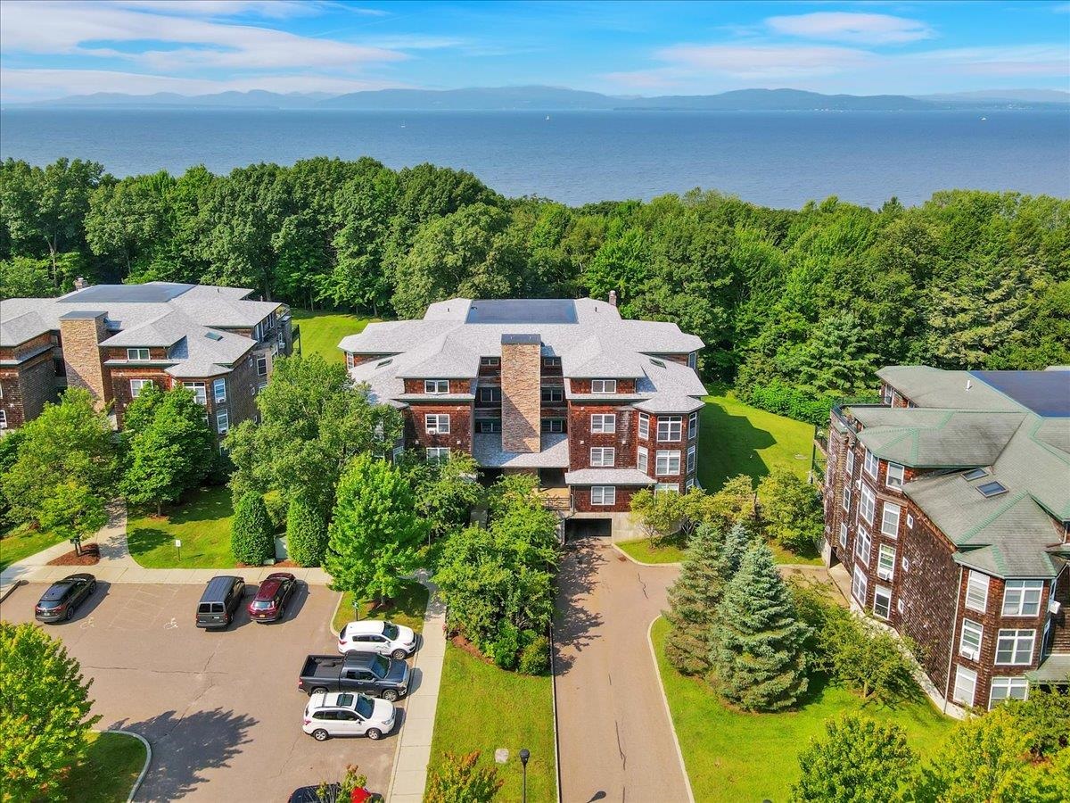 39 Claire Pointe Road, Burlington