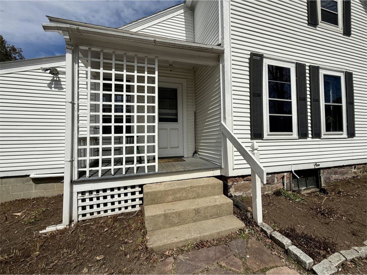 Exterior side entry