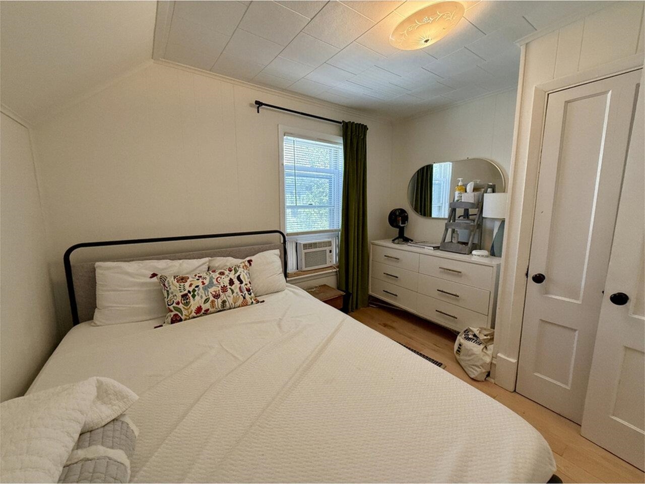 Queen bedroom