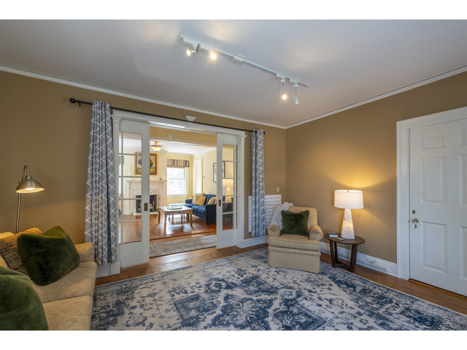 39 Elm Street, Unit B