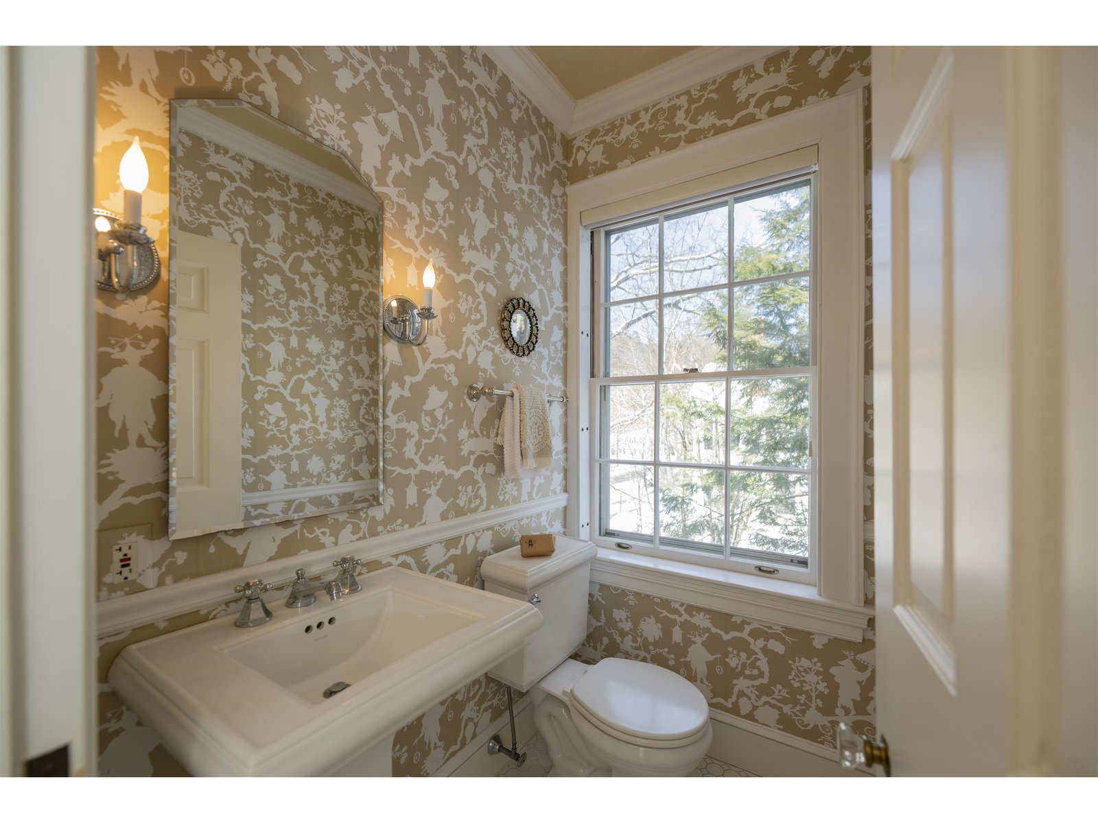 39 Elm Street, Unit B