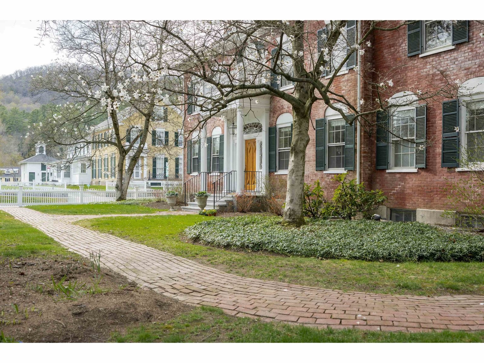 39 Elm Street, Unit B