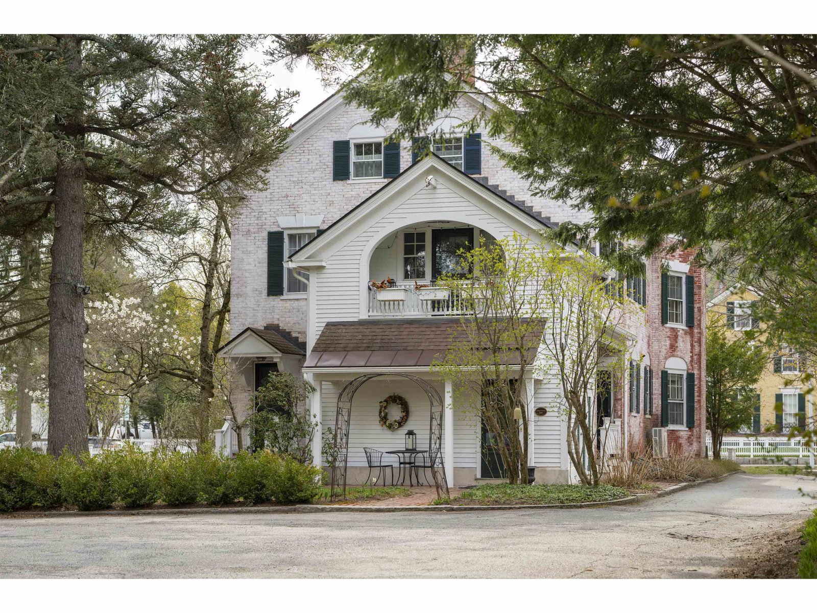 39 Elm Street, Unit B