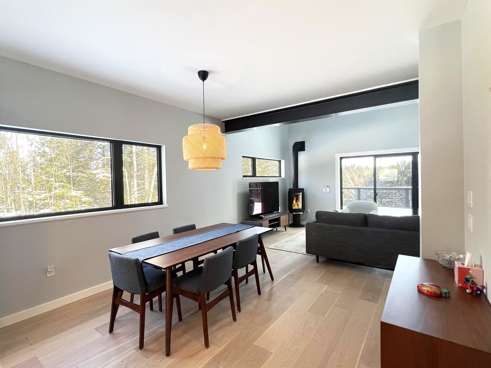 Dining Area (likeness only)