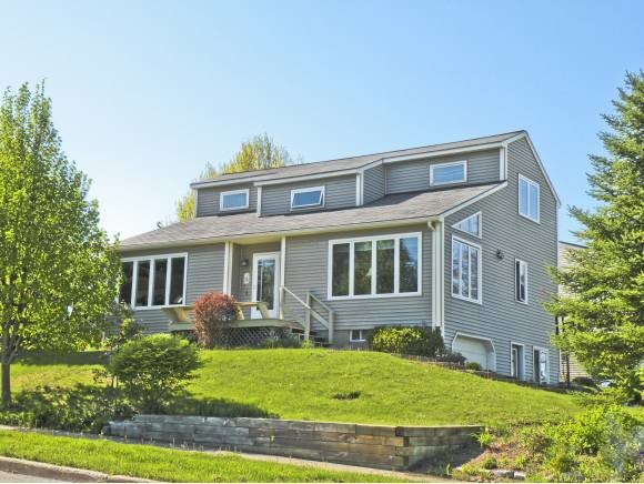 39 Knoll Circle