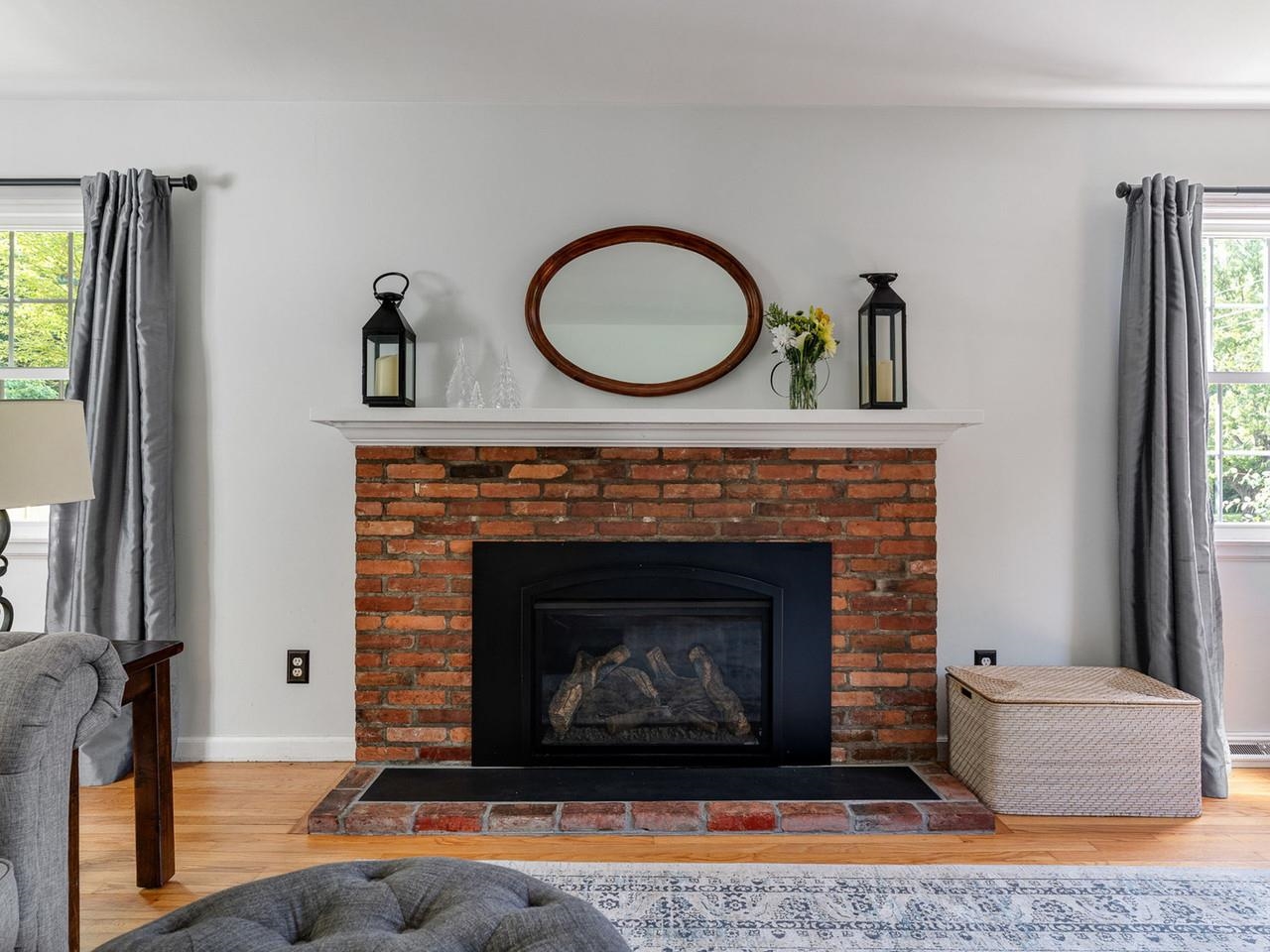 Gas Fireplace with Liner