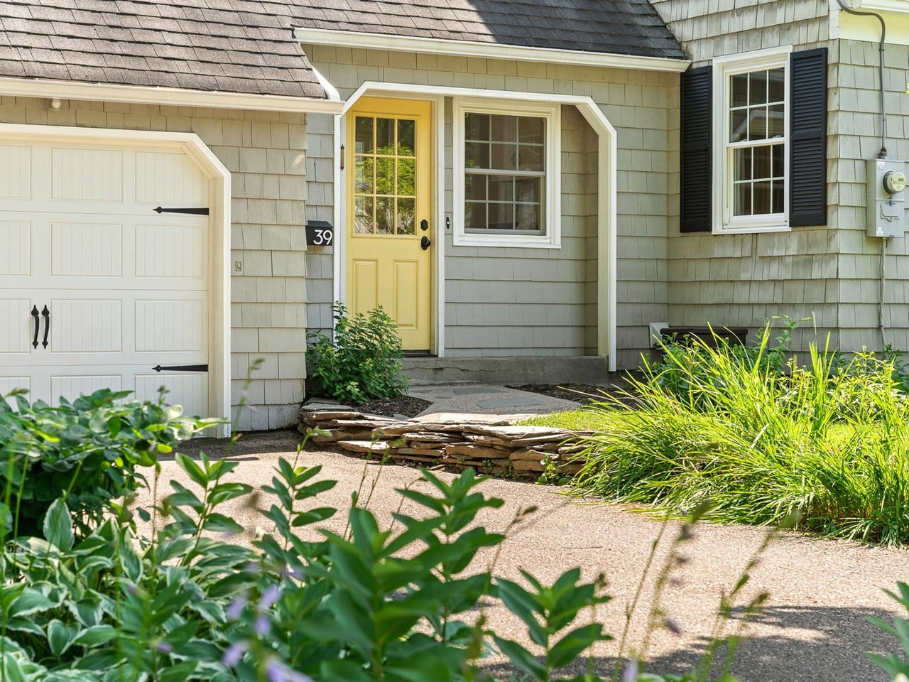 Charming Entry