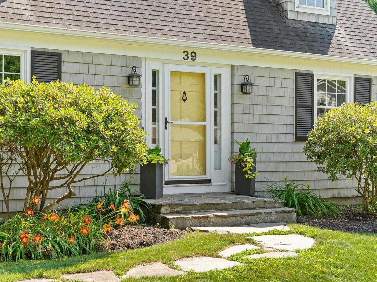 39 Laurel Hill Drive
