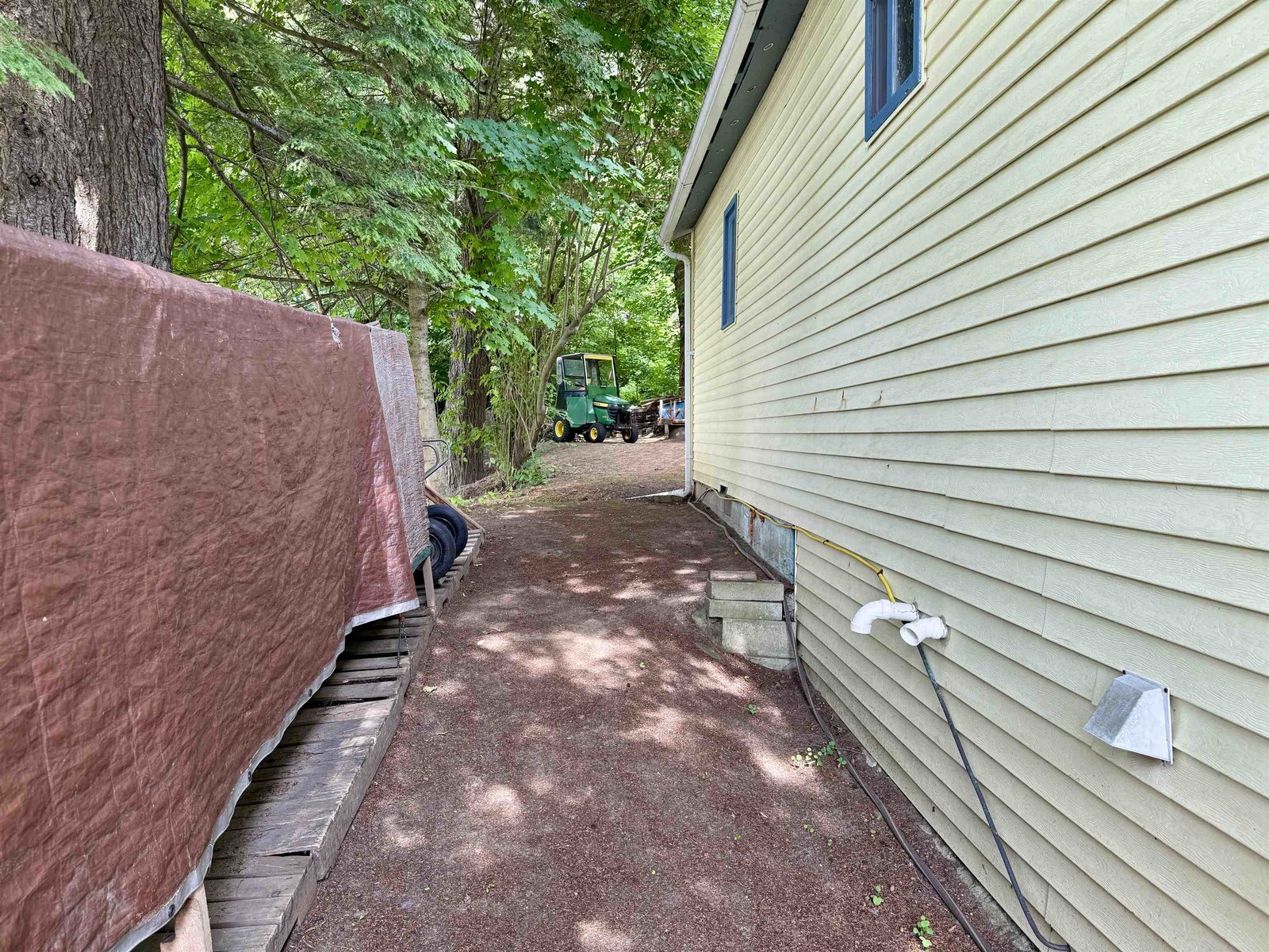 39 Middle Road