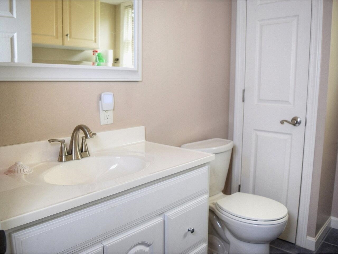 Lower Level 1/2 Bath & Laundry